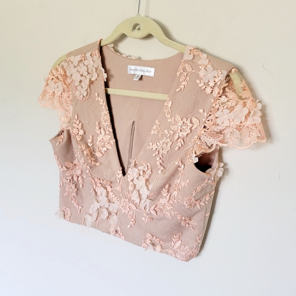 Dress the Population Juliana 3D Floral Crop Top - Picture 3 of 7